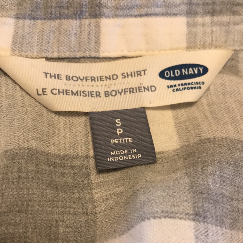 3/$10 Old Navy The Boyfriend Shirt - Picture 4 of 5